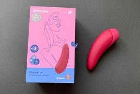 Обзор Curvy 1+ от Satisfyer. Идеальный клиторальный стимулятор найден