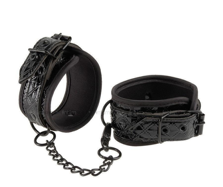 Лаковые наручники с цепочкой Pipedream Couture Cuffs, черный